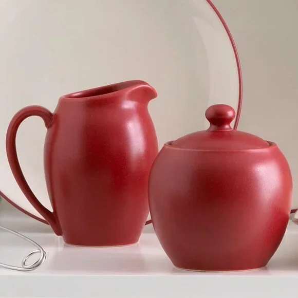 Noritake Colorwave Raspberry Sugar Bowl and Creamer Set - Picture 4 of 4